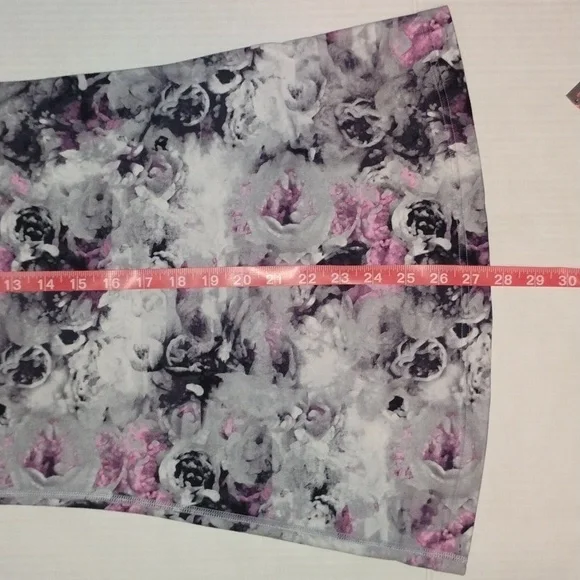 lululemon athletica 2 Piece Set. Womens size4.Moody Mirage,White,DeepNavy color - Picture 6 of 12